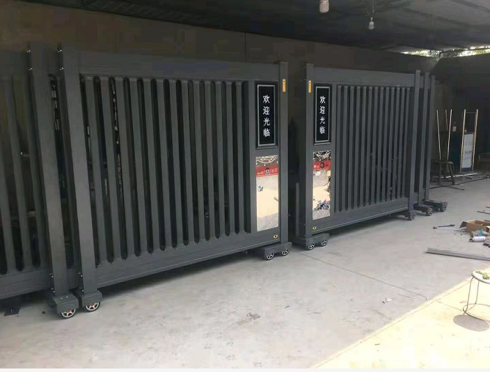 伸縮門(mén)展示